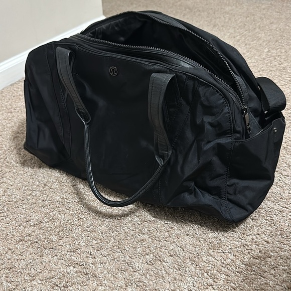 Lululemon - Picture 3 of 10